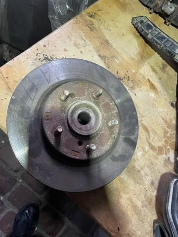 Маточина переднього колеса 3880A044 MITSUBISHI