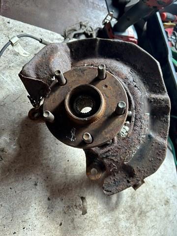 Цапфа поворотного кулака 4321158010 TOYOTA