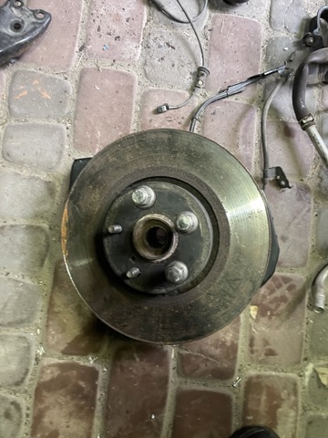 Кулак поворотний передній лівий 4321208020 TOYOTA