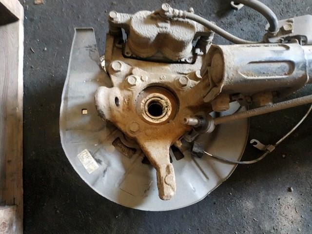 Кулак поворотний передній лівий 4321248020 TOYOTA