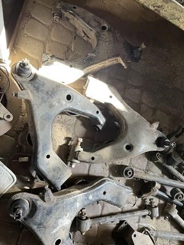 Правий важіль передній нижній підвіски 4862060010 TOYOTA