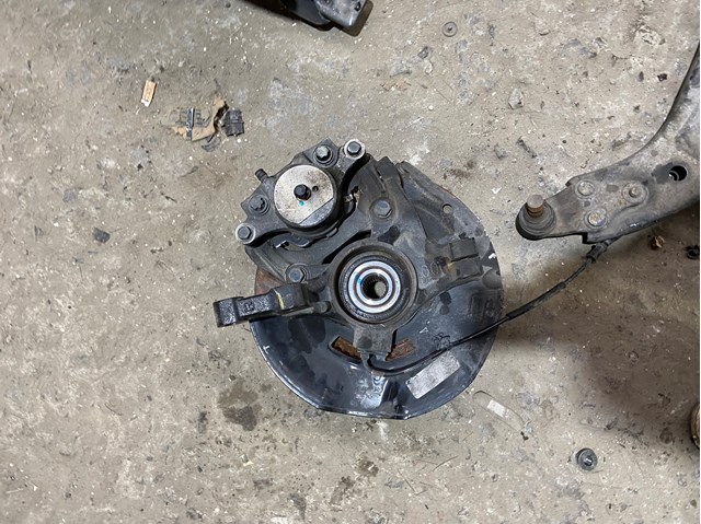 Кулак поворотний передній правий 517163S110 HYUNDAI