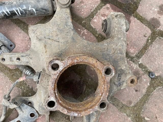 Цапфа поворотна права 527202W600 HYUNDAI