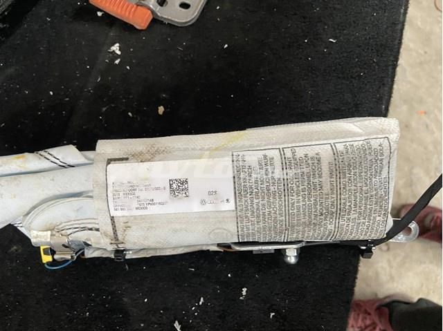 Подушка безпеки AIRBAG спинки сидіння, правого 561880242 VAG