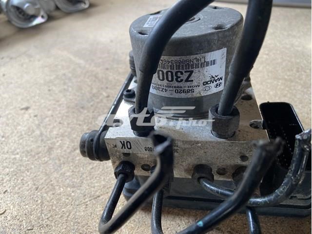 Блок управління АБС (ABS) 589204Z300 HYUNDAI
