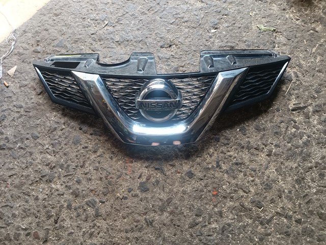 Решітка радіатора 623104BA0A NISSAN