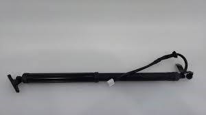 Амортизатор кришки багажника 6891042060 TOYOTA