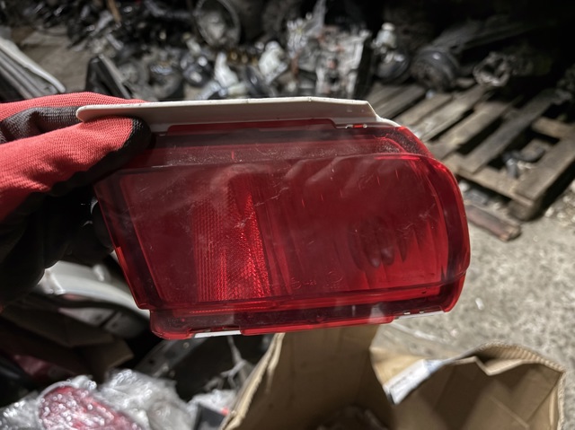 Протівотуманнка задня, права 8158160240 TOYOTA