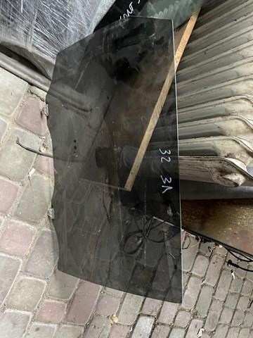 Скло задньої двері лівої 823014CA0B NISSAN