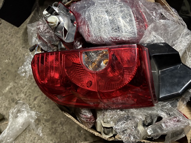 Ліхтар задній правий 8330A480 MITSUBISHI