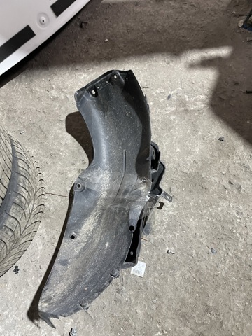 Підкрилок заднього крила, лівий передній 868233Y000 HYUNDAI