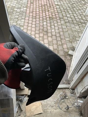 Бризговик задній, правий 868422E000 HYUNDAI