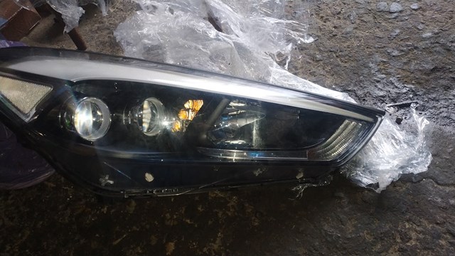 Основна фара - вставка 92102D3200 HYUNDAI