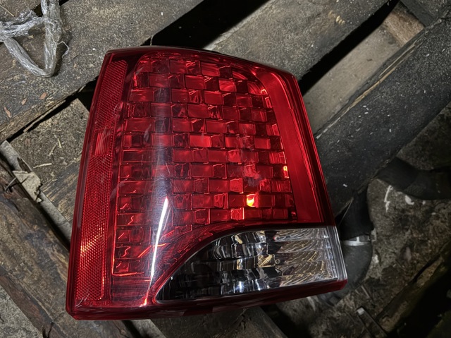 Задній лівий зовнішній ліхтар 924011U000 HYUNDAI