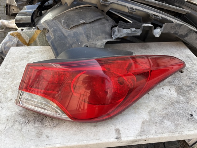 Задній правий зовнішній ліхтар 924023X010 HYUNDAI