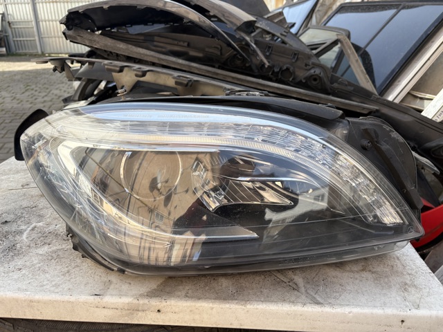 Фара передня права A1668205559 MERCEDES