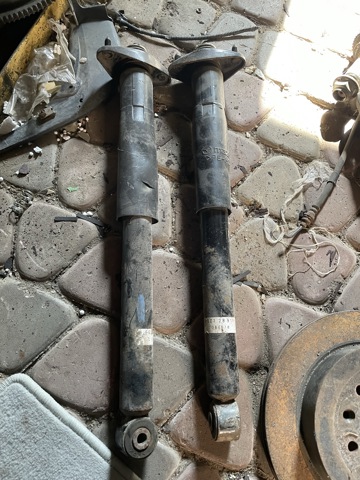 Амортизатори задні EG2128910 MAZDA
