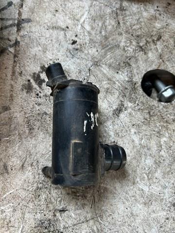 Насос-двигун омивача скла, заднього MB358361 MITSUBISHI
