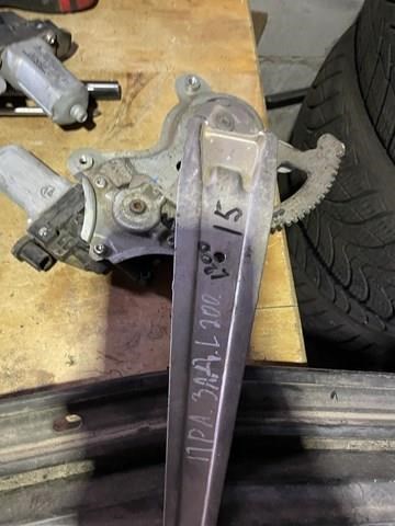 Механізм склопідйомника двері задньої, правої MN182404 MITSUBISHI