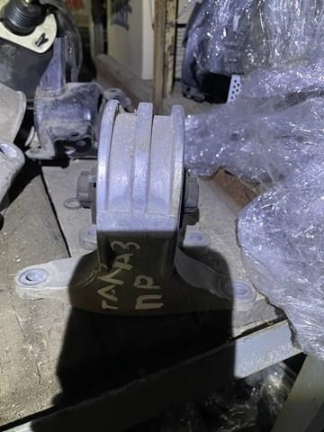 Подушка КПП MR234838 MITSUBISHI