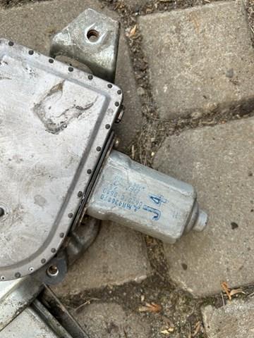 Моторчик склопідйомника двері задніх, правих MR436870 MITSUBISHI