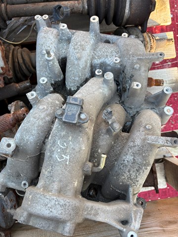 Колектор впускний MR507952 MITSUBISHI