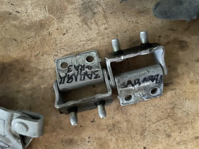 Петля задньої багажної, 3/5 -ої двері MR987773 MITSUBISHI