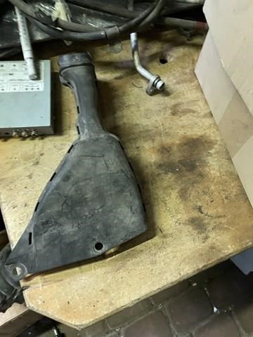 Повітрозабірник повітряного фільтра MR993548 MITSUBISHI