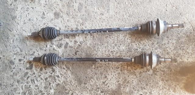 Піввісь задня, ліва RTA42560XA MAZDA