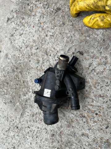 Термостат в зборі Опель Мовано B