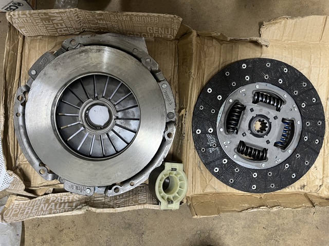 Натискний диск зчеплення 7421077284 RENAULT