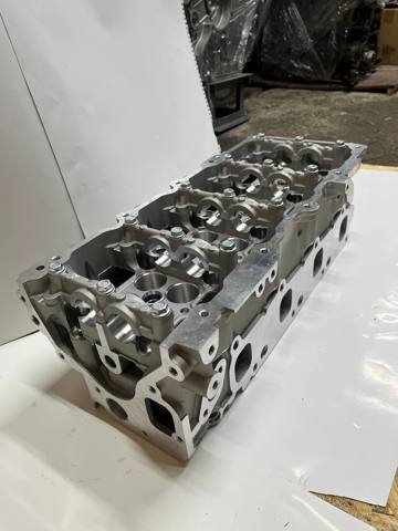 Головка двигуна 7701061586 MARKET (OEM)