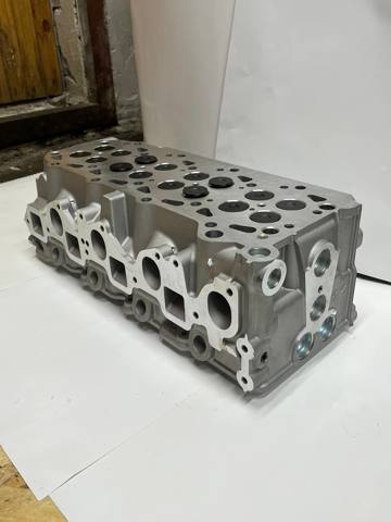 Головка блоку циліндрів 7701068368 RENAULT