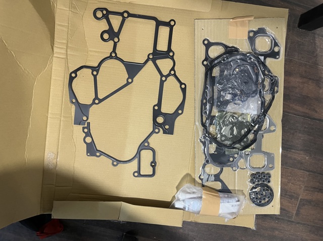 Комплект прокладок двигуна A0101VS40A NISSAN