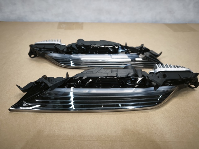 Лівий покажчик повороту 95B953041B PORSCHE