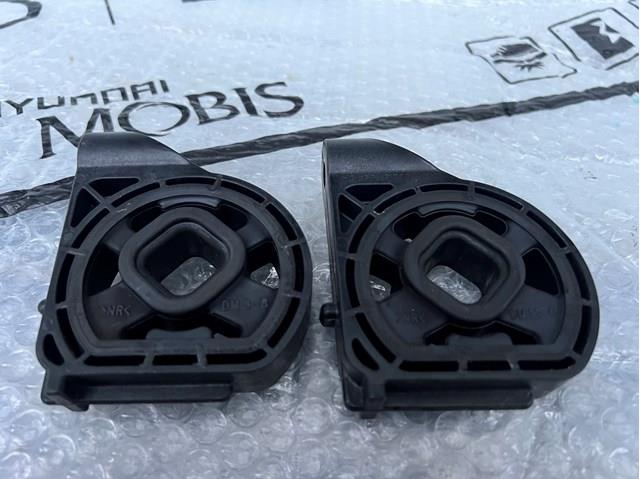Подушка радіатора кондиціонера, верхня 25333F2000 HYUNDAI