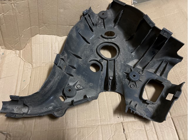 Захист заднього нижнього важеля 4F0505416L VAG