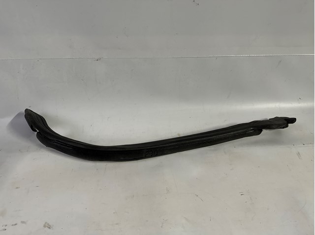 Ущільнювач арки крила 7301069 BMW