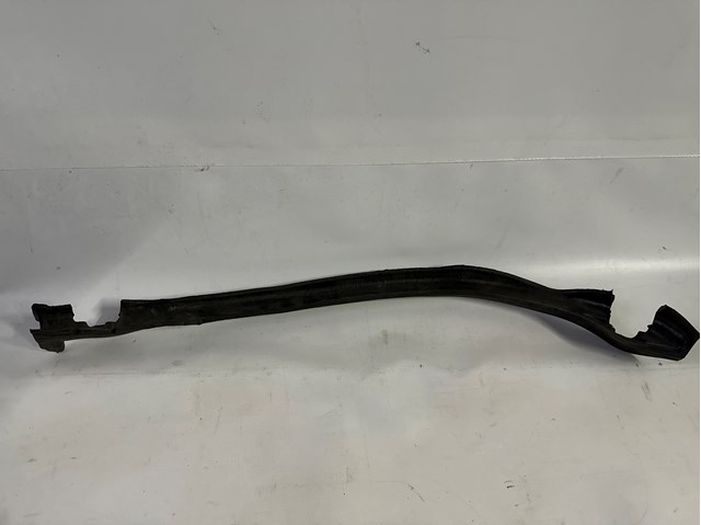 Ущільнювач крила 7301070 BMW