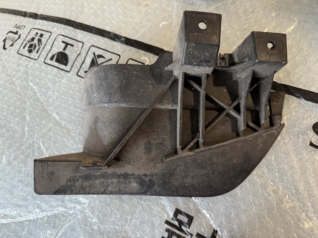 Бризговик задній, лівий 7P6854855 VAG