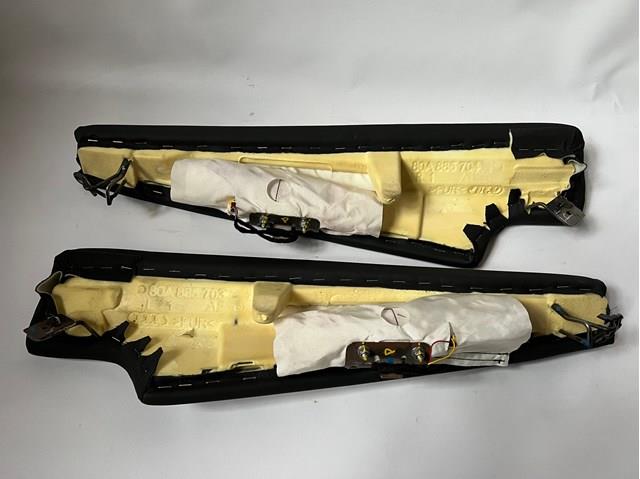 Подушка безпеки AIRBAG спинки сидіння, правого 80A880442F VAG