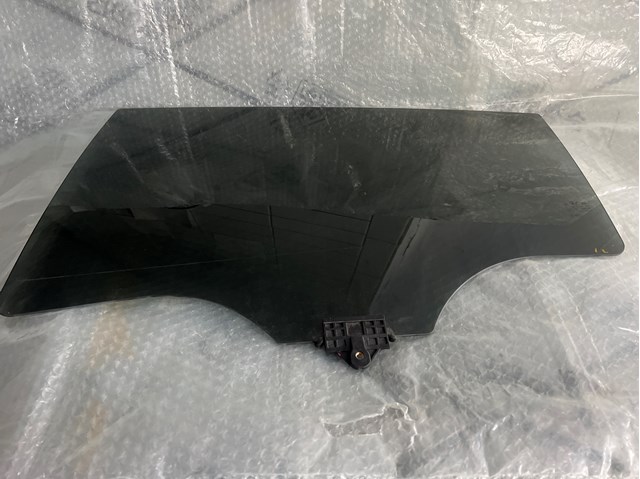 Скло задньої двері лівої 83410G2020 HYUNDAI