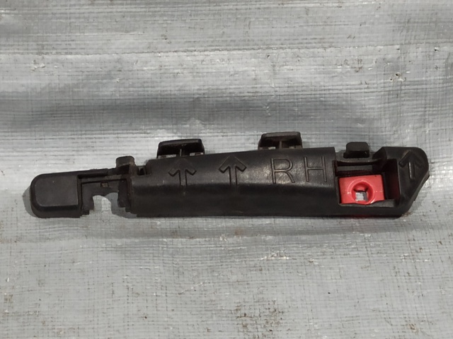 Кронштейн бампера заднього, правий 86652J9000 HYUNDAI