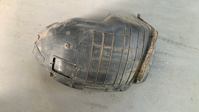 Підкрилок передній правий 86812DD000 HYUNDAI