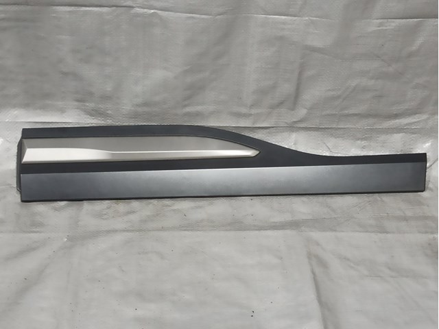 Накладка задньої лівої двері 87731J9500 HYUNDAI