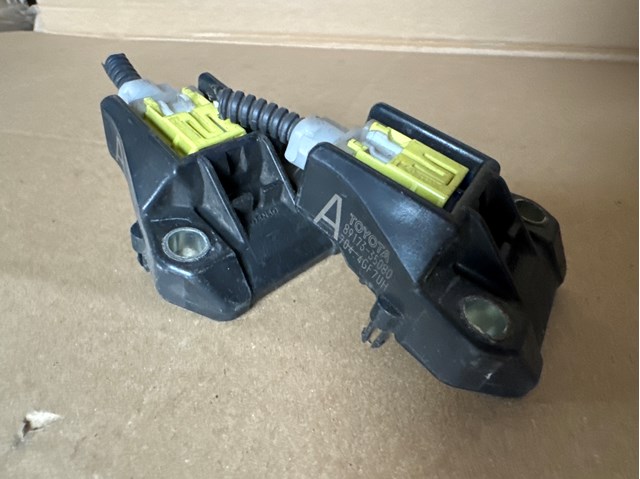 Датчик подушки безпеки 8917335080 TOYOTA