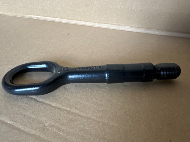 Крюк буксирувальний 8K0805615 VAG