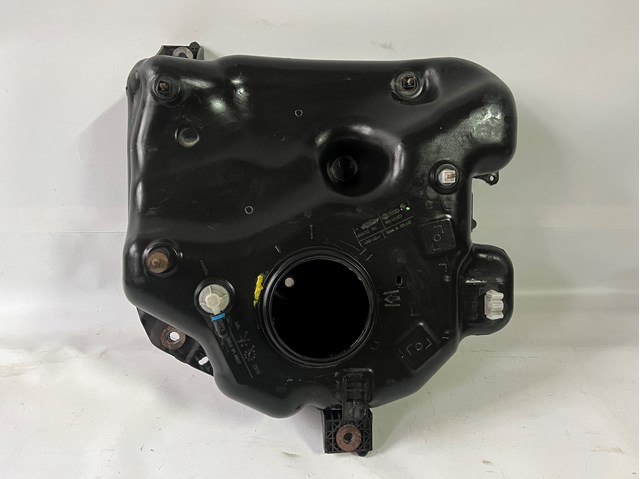 Бак AD BLUE 8R0131877N VAG