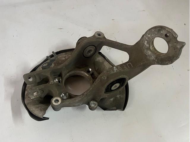 Цапфа поворотна права 8R0505436C VAG