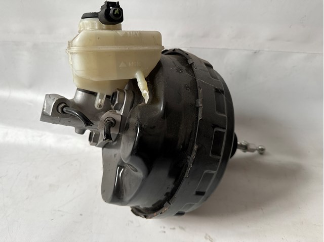 Вакуумника 8R0612103H VAG